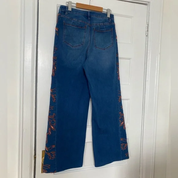 Tribal embroidered high rise flare jeans - Picture 4 of 8